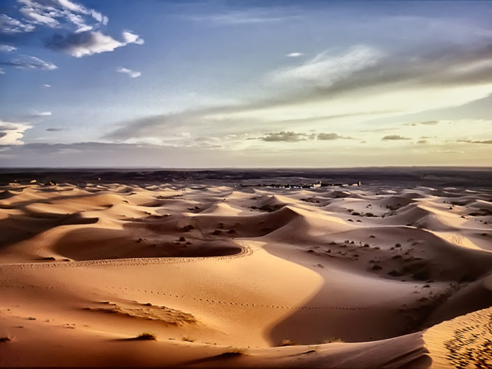 Una passeggiata tra le dune del Sahara